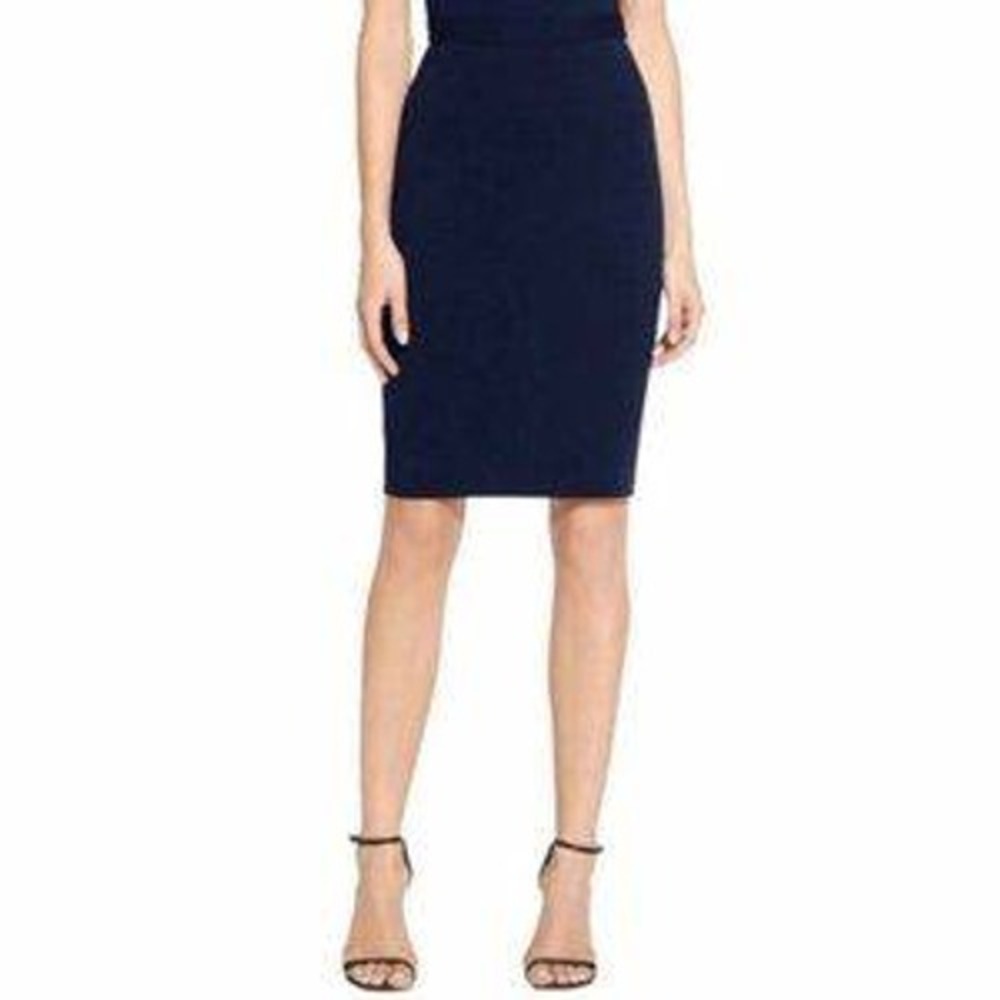 St. John Basics NavySantana Knit Blue Knit Pencil Skirt Size 12 READ